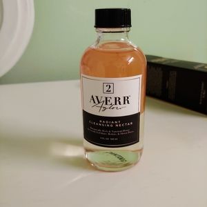 Averr Aglow Radiant Cleansing Nectar